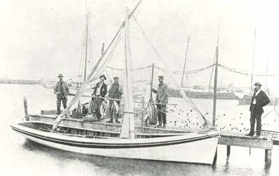 The photograph of shad fisherman in Manteo was taken about 1900. Photo: UNC libraries