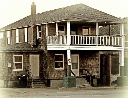 The circa 1914 Mattie Midgette Store, once home for Nellie Myrtle Pridgen, now houses the Outer Banks Beachcomber Museum and Pridgens collection of found items. Photo: Outer Banks Beachcomber Museum